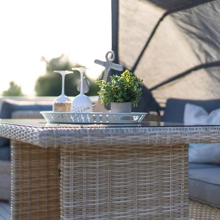Lieblingsplatz Parey - Schwimmendes Living Luxboot Hotel Екстериор снимка