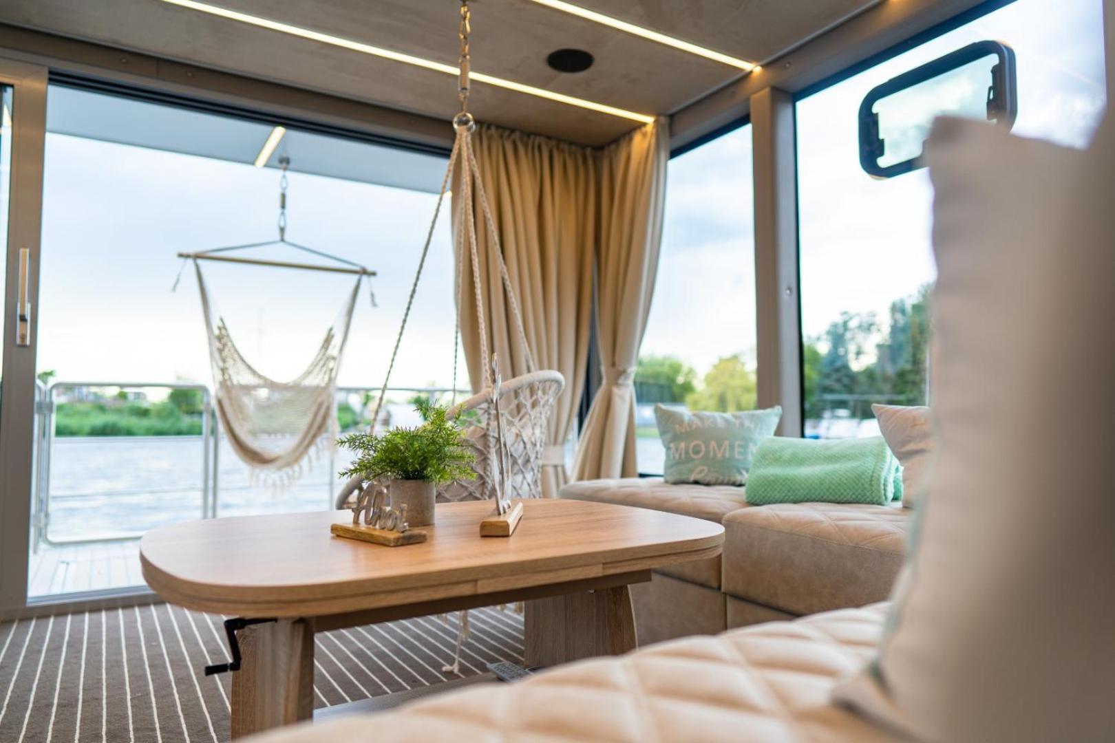 Lieblingsplatz Parey - Schwimmendes Living Luxboot Hotel Екстериор снимка